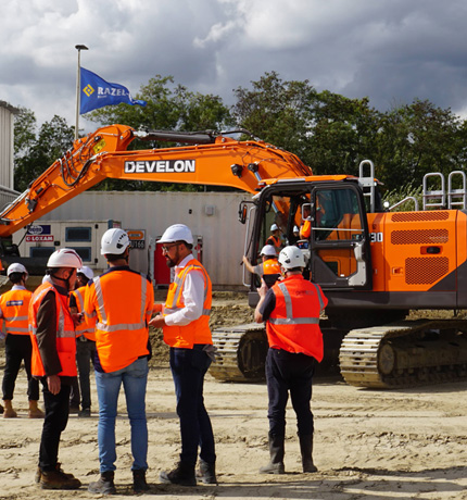 From the 8th to the 11th of the month (local time), HD Hyundai Infracore conducted a four-day field demonstration of its new DEVELON excavator featuring smart safety technology for local construction companies in Compiègne, France.
