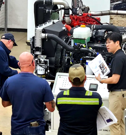 From June 22 to 24, HD Construction Equipment provided DX engine service technology training for service personnel from the North American subsidiary, as well as executives and employees from major dealerships.